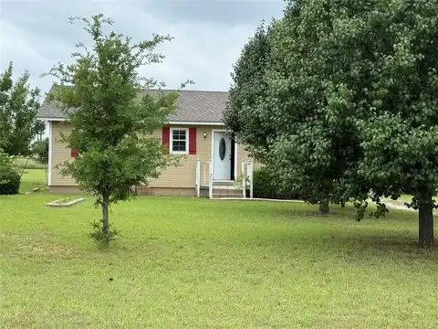 101 N Lakeway Drive, Comanche, TX 76442
