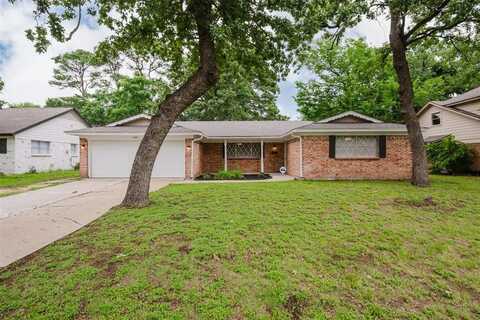 3605 Falcon Drive, Forest Hill, TX 76119