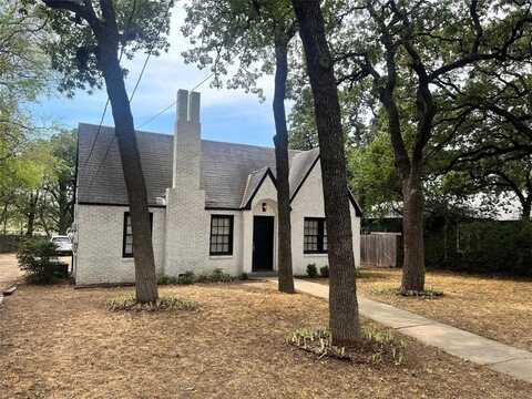 2107 W Oak Street, Denton, TX 76201