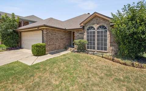 8729 Sabinas Trail, Fort Worth, TX 76118