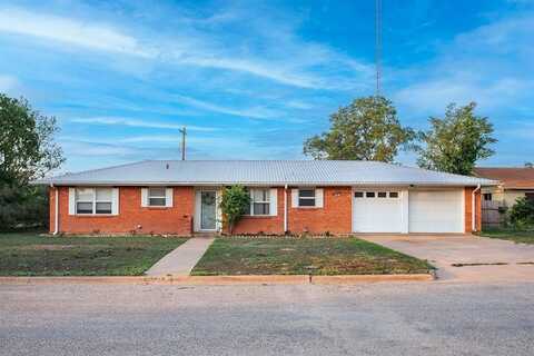 403 W China Street, Brady, TX 76825
