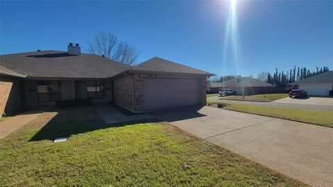 1507 Lindsey Lane W, Cleburne, TX 76033