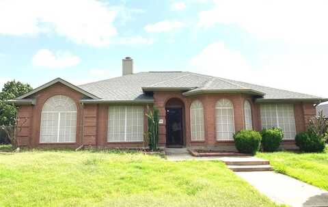 3711 Blossom Drive, Sachse, TX 75048