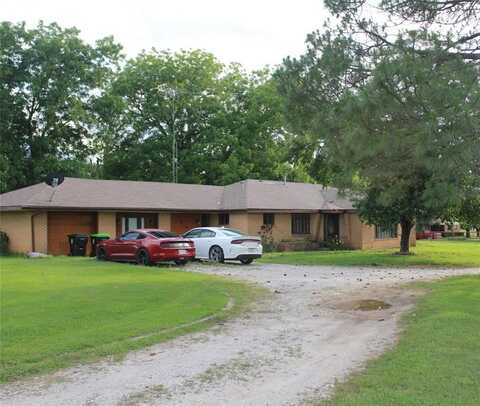 929 N Washington Street, Pilot Point, TX 76258