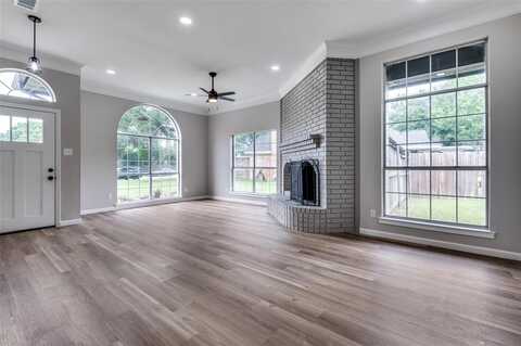 2662 Village Green Drive, Grand Prairie, TX 75052