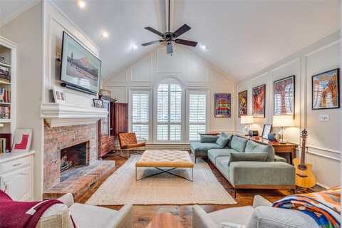 813 Singing Hills Drive, Garland, TX 75044