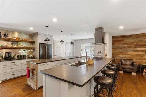 9130 Vinewood Drive, Dallas, TX 75228