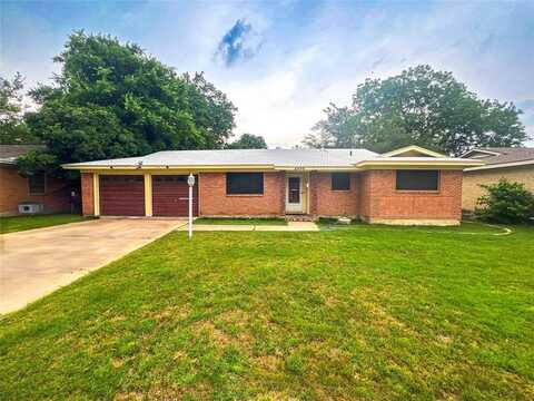 4929 Madella Street, Haltom City, TX 76117