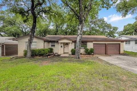 704 Oakwood Drive, Euless, TX 76040