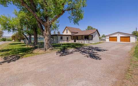 2122 Franklin St, Meeteetse, WY 82433