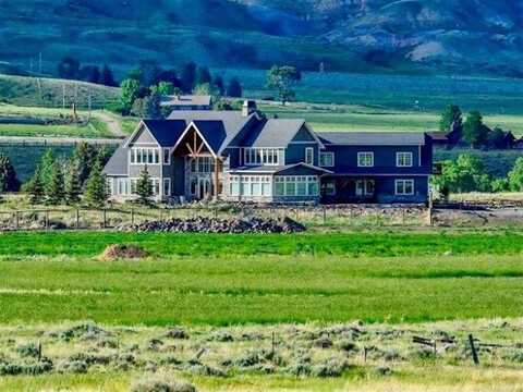 6 Whitney Dr, Cody, WY 82414