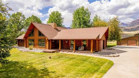 9 Falcon Dr, Cody, WY 82414