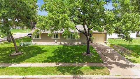 804 E Lewis St, Vermillion, SD 57069