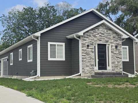 717 5th Ave, South Sioux City, NE 68776