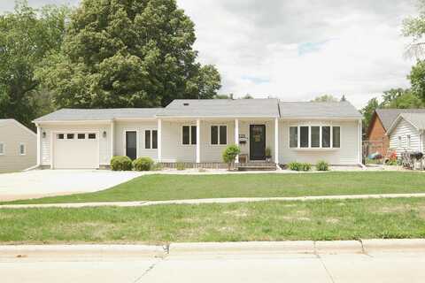 120 Frankfort Ave SE, Orange City, IA 51041