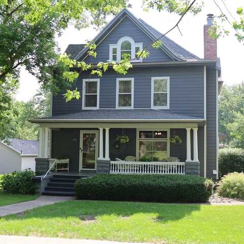 606 S Carroll St, Rock Rapids, IA 51246