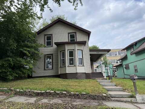 526 W MAPLE ST, Cherokee, IA 51012