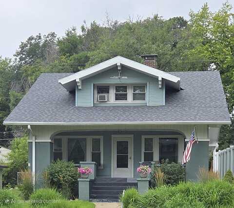 2713 Court St, Sioux City, IA 51104
