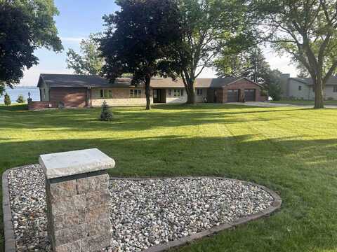 121 MALLARD AVE, Storm Lake, IA 50588