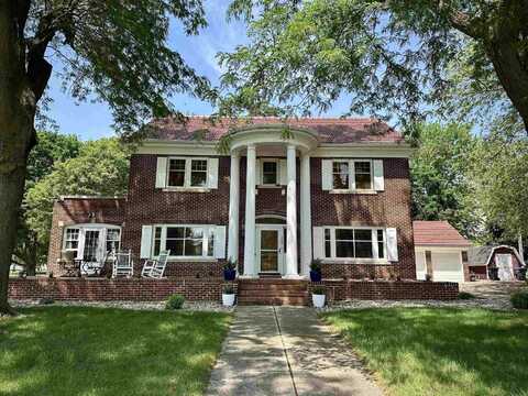 303 E LAKESHORE DR, Storm Lake, IA 50588
