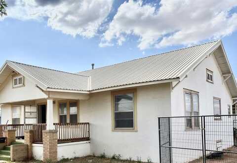 611 SE Ave B, Seminole, TX 79360