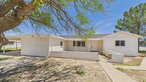 912 W 7th St, Pecos, TX 79772