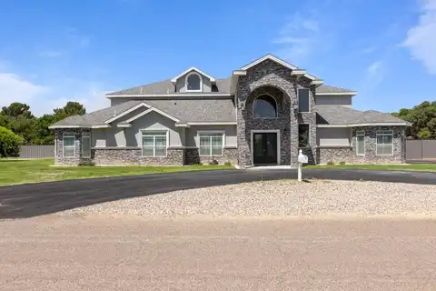 2344 E Oaklawn Dr., Kermit, TX 79745