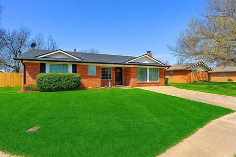 302 Tanglewood Drive, Yukon, OK 73099