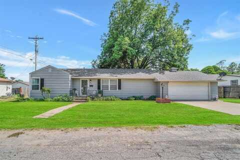 214 E Van Buren Street, Mangum, OK 73554