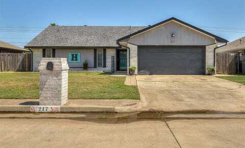 217 E Grand Teton Court, Yukon, OK 73099