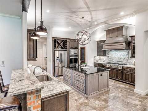 4925 Shades Bridge Road, Edmond, OK 73034