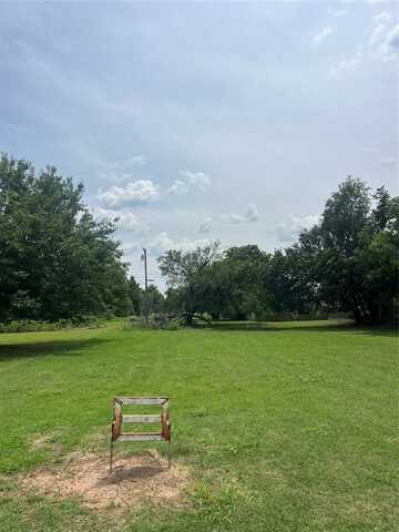 W Sanderson Street, Crescent, OK 73028