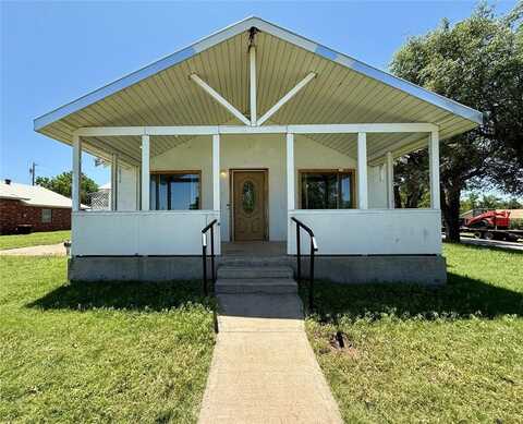 311 4th Street, Fort Supply, OK 73852