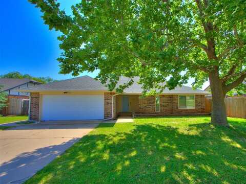 720 Cottonwood Drive, Moore, OK 73160