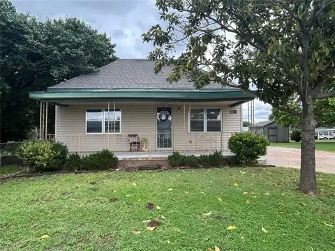 311 S 17th Street, Guthrie, OK 73044