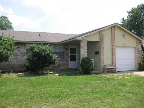 1002 NW 23rd Street, Moore, OK 73160