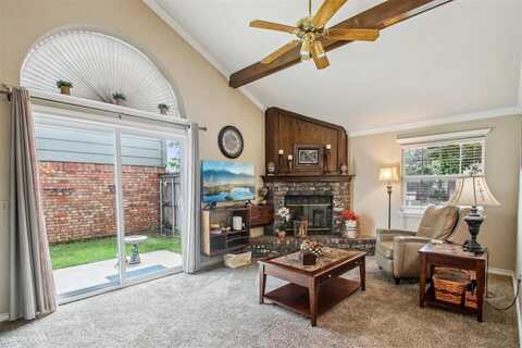 2110 Parkview Drive, Moore, OK 73170