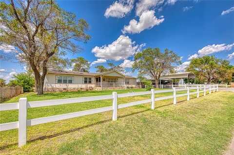 711 Sisson Avenue, Sayre, OK 73662