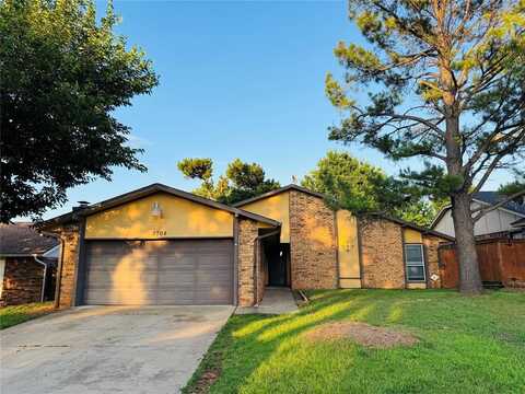 8704 Raven Avenue, Oklahoma City, OK 73132