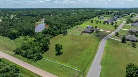 9220 Bear Creek Road, Guthrie, OK 73044