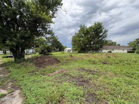 906 & 908 Madison Street, Golden City, MO 64748