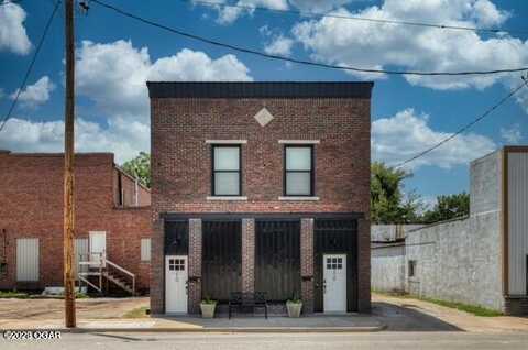 210 N Madison Street, Webb City, MO 64870