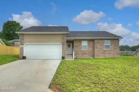 1302 Justin Trail, Neosho, MO 64850