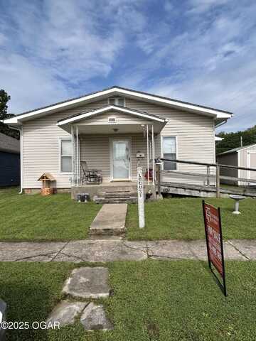 302 S Locust Street, Carterville, MO 64835