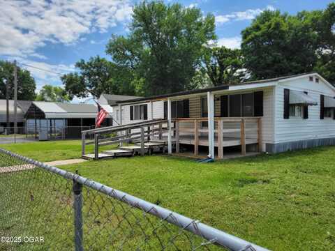 401 E Daugherty Street, Carterville, MO 64835