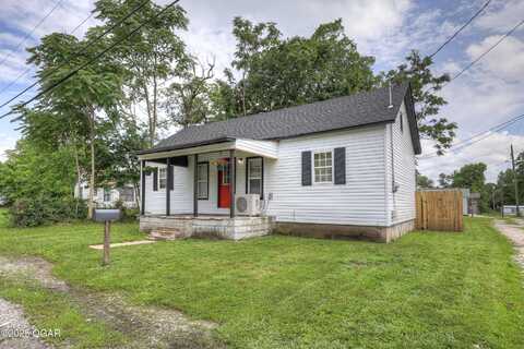 421 W 6th Street, Baxter Springs, KS 66713
