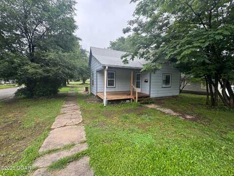404 E 18th Street, Baxter Springs, KS 66713