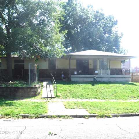 105 N Pearl Avenue, Joplin, MO 64801