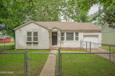 424 S McConnell Avenue, Joplin, MO 64801