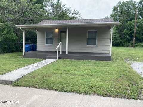 205 S McCoy Avenue, Joplin, MO 64801